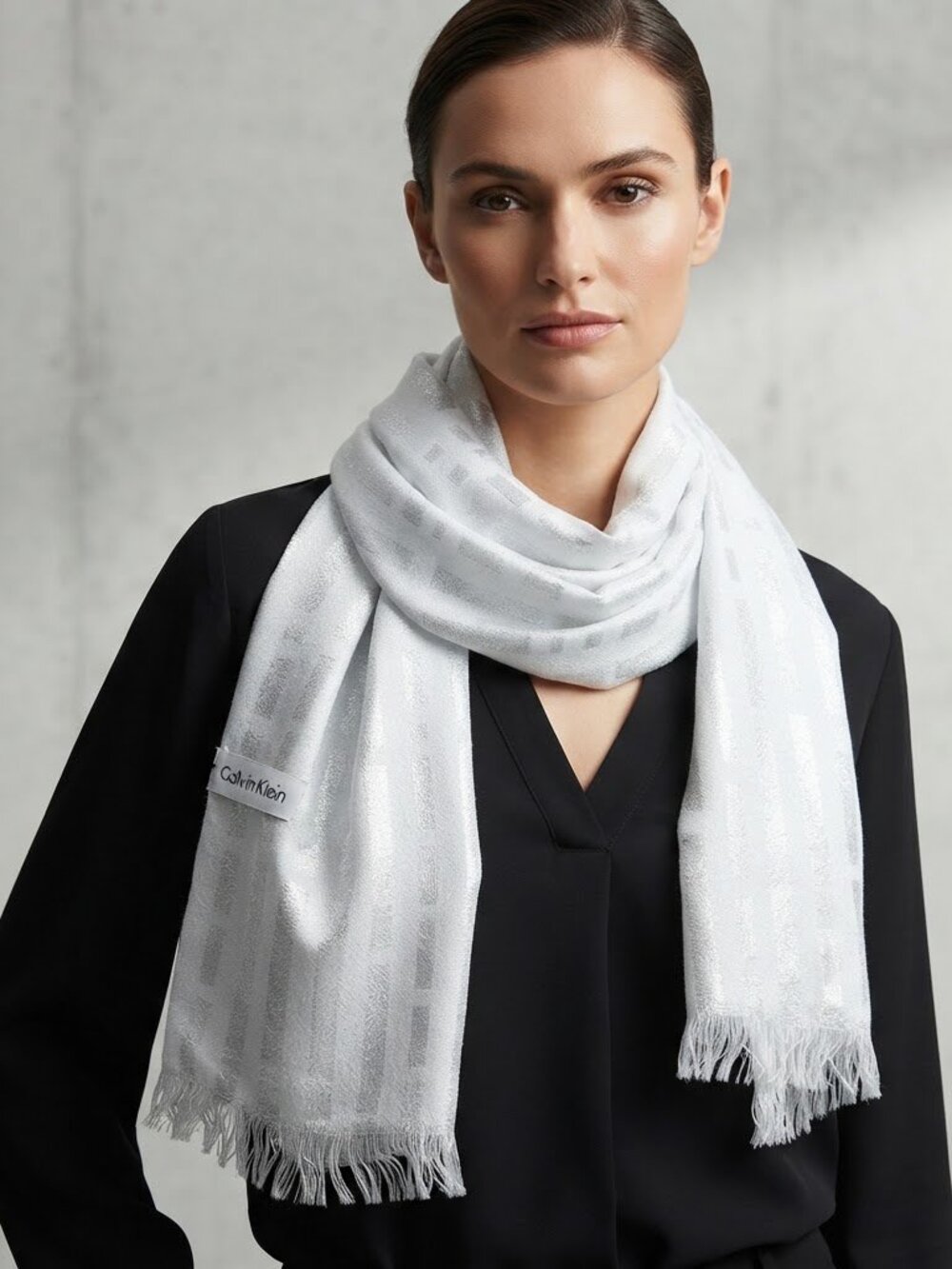 Calvin Klein Silver and White Patterned Scarf 26'X68'